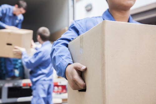 Customer booking a storage unit under Elmpark Storage terms
