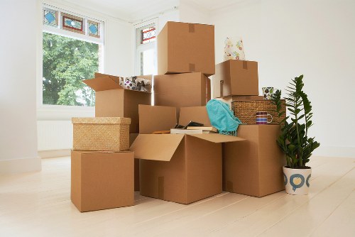 Packing boxes for flat removals in Elmpark